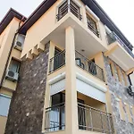 With Sea View Apartmán